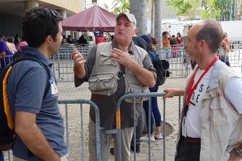 Chef josé andrés speaks with mercy corps staff in puerto rico