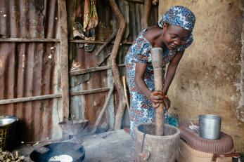 A woman prepares food in nigeria
