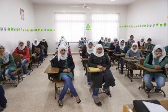 Jordanian and syrian women in their classroom.