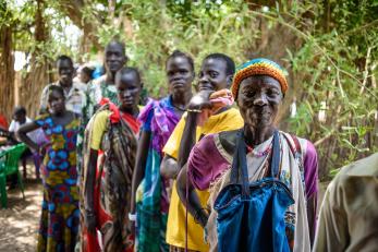 Cash distribution line in south sudan