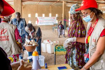 Before COVID-19, vulnerable communities in Mali already faced significant challenges of food insecurity. Our teams are continuing to safely support their needs, taking preventative measures while distributing emergency food vouchers and other critical items like hygiene kits.