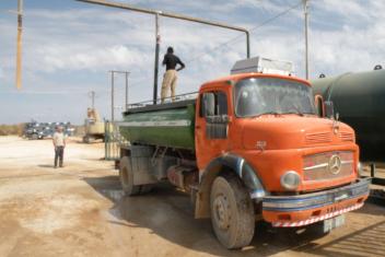 Mercy Corps’ efforts to help families fleeing Syria start as far back as 2012. Just outside the Za’atari refugee camp in the Jordanian desert, we drilled a well so that the 45,000 people living at the camp would have local access to water. (Photo: John Holroyd, 2012)