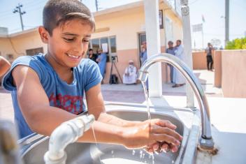 Since May 2020, Mercy Corps is the sole provider of water and sanitation services at the Debaga camp, home to 7,400 internally displaced people in Iraq. We have worked to raise awareness through COVID-19 prevention campaigns and provided hygiene kits.