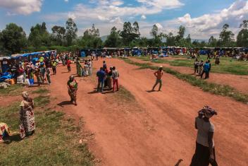 “Food fairs” in Nyankunde reached more than 57,000 people and were organised by Mercy Corps in collaboration with community traders to stimulate economic recovery in the region by supporting local markets.