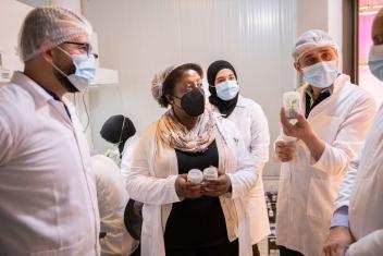 Tjada D'Oyen McKenna, CEO of Mercy Corps, visits PlantLab in Sarafand, Lebanon. The organisation develops stronger crops for agriculture and has worked with our team to connect to the international market.